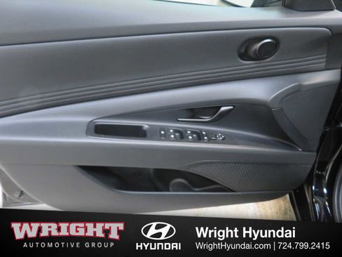 Used 2025 Hyundai Elantra SEL image 9
