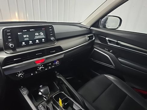Used 2021 Kia Telluride S AWD/4WD image 28