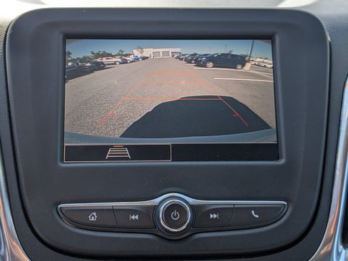 Used 2022 Chevrolet Equinox LT AWD/4WD image 32