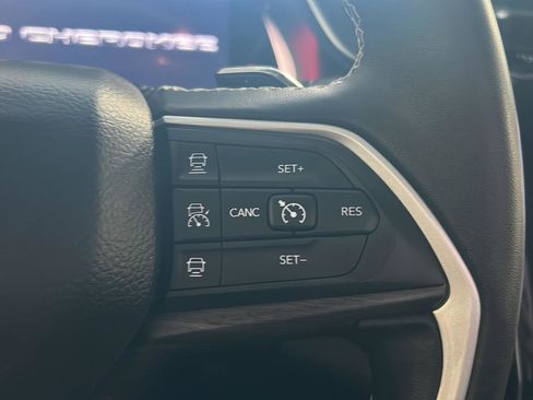 Used 2022 Jeep Grand Cherokee L Limited image 16