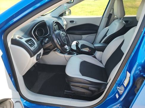 Used 2019 Jeep Compass Latitude w/ Safety & Security Group FWD image 12
