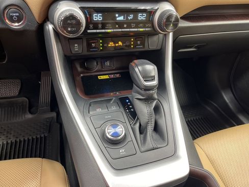 Used 2024 Toyota RAV4 Limited w/ Advanced Technology Package image 25