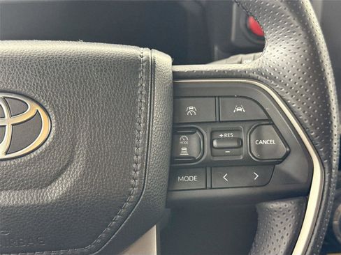 Certified 2025 Toyota 4Runner TRD Off-Road image 16