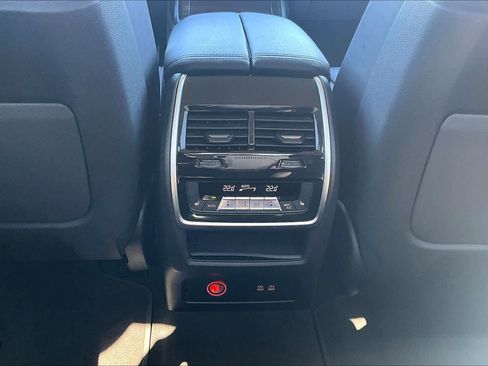 Used 2024 BMW X7 xDrive40i AWD/4WD image 34