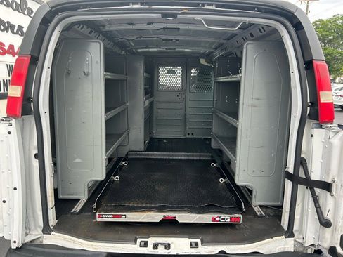 Used 2015 Chevrolet Express 2500 image 25