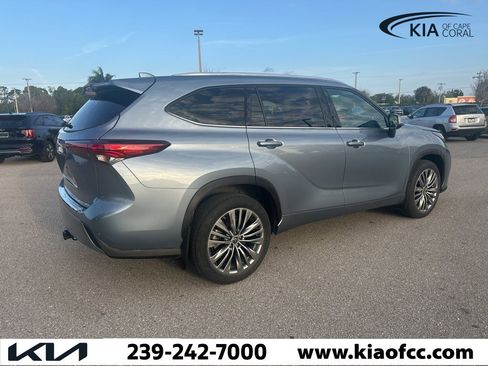 Used 2020 Toyota Highlander Platinum image 7