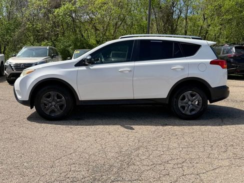 Used 2013 Toyota RAV4 LE image 3