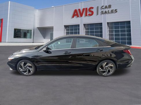 Used 2025 Hyundai Elantra SEL image 10