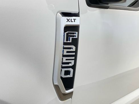 Certified 2022 Ford F250 XLT w/ Black Appearance Package image 13