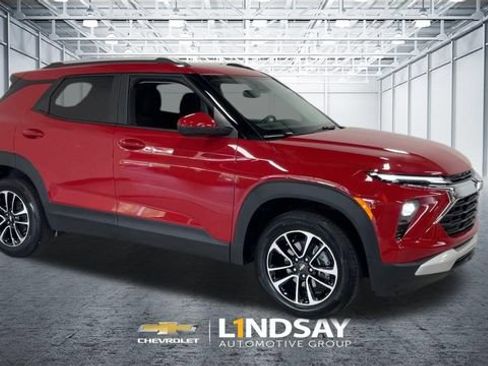 Used 2026 Chevrolet TrailBlazer LT AWD/4WD image 3