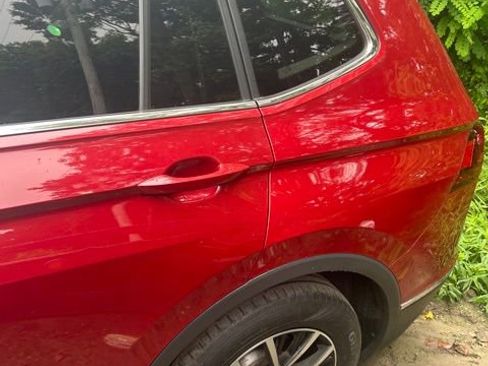 Used 2021 Volkswagen Tiguan SE FWD image 2