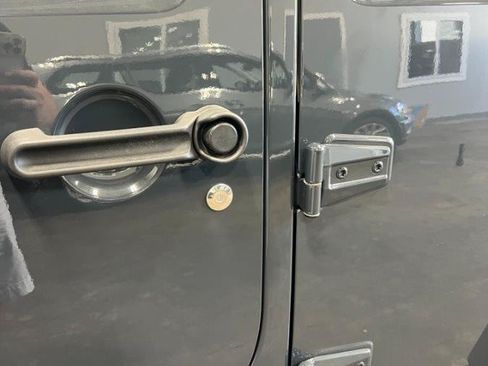 Used 2018 Jeep Wrangler Unlimited Sport S AWD/4WD image 22