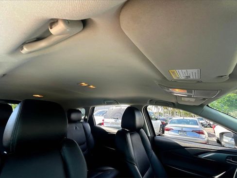 Used 2022 MAZDA CX-9 Touring image 25