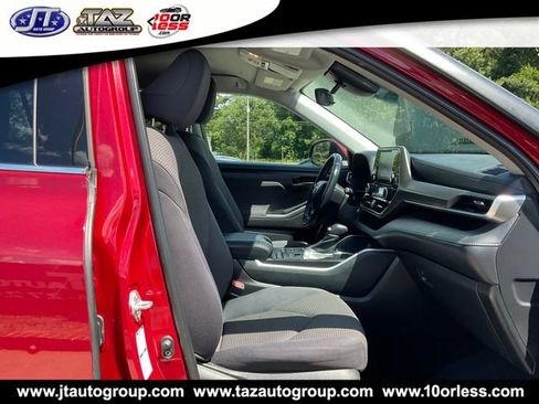 Used 2020 Toyota Highlander LE AWD/4WD image 14