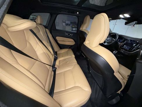 Used 2024 Volvo XC60 B5 Ultimate w/ Protection Package Premier AWD/4WD image 16