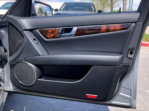 Used 2013 Mercedes-Benz C 250 Sedan image 23