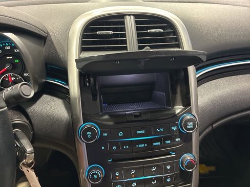 Used 2015 Chevrolet Malibu LT w/ Power Convenience Package FWD image 23