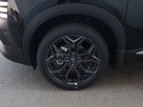 New 2025 Nissan Kicks SR image 11