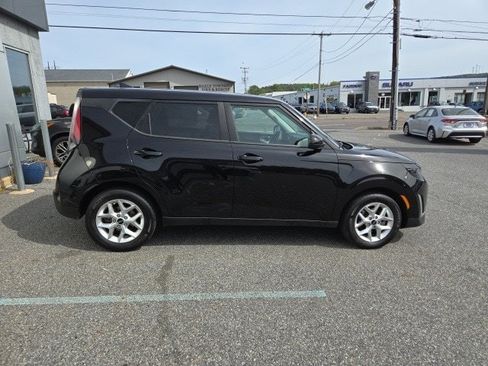 Used 2023 Kia Soul LX w/ Option Group 015 image 3