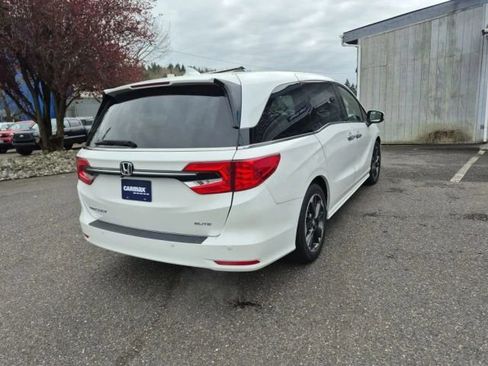 Used 2023 Honda Odyssey Elite image 4