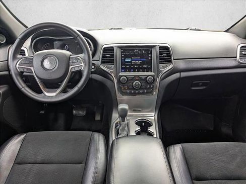 Used 2018 Jeep Grand Cherokee Altitude image 17