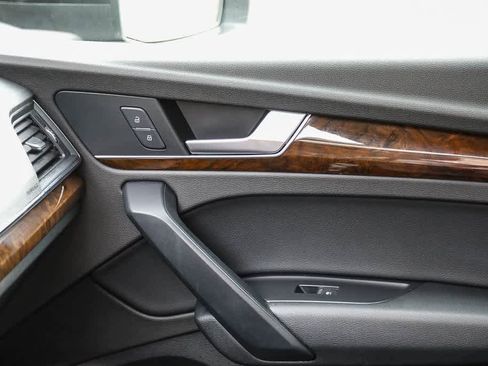 Used 2018 Audi Q5 2.0T Premium Plus w/ Premium Plus Package image 20