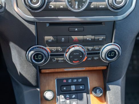 Used 2014 Land Rover LR4 HSE AWD/4WD image 19