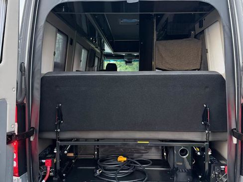 Used 2017 Mercedes-Benz Sprinter 3500 image 25