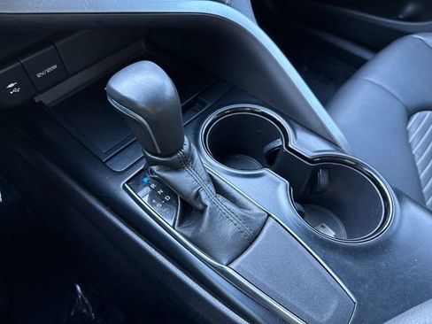 Used 2018 Toyota Camry SE FWD image 20
