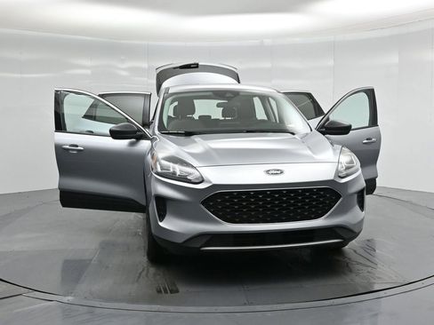 Used 2022 Ford Escape SE image 28