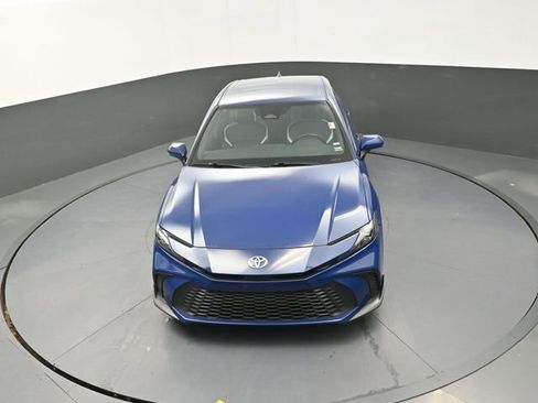 Used 2025 Toyota Camry SE image 32