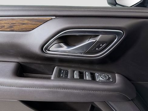 Used 2022 Chevrolet Suburban Premier image 18