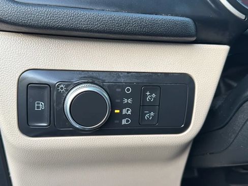 Used 2022 Ford Escape SE w/ Cold Weather Package FWD image 15