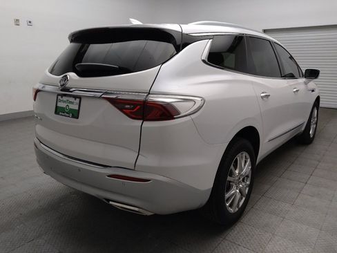 Used 2023 Buick Enclave Essence w/ Experience Buick Package FWD image 9