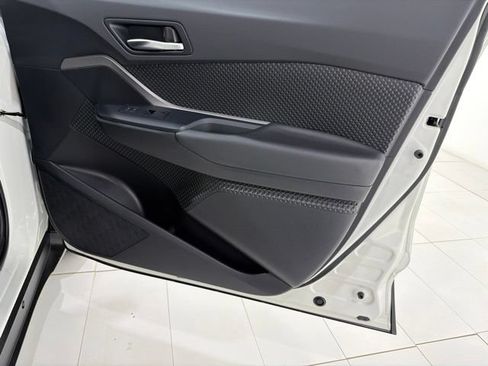 Used 2021 Toyota C-HR LE FWD image 18