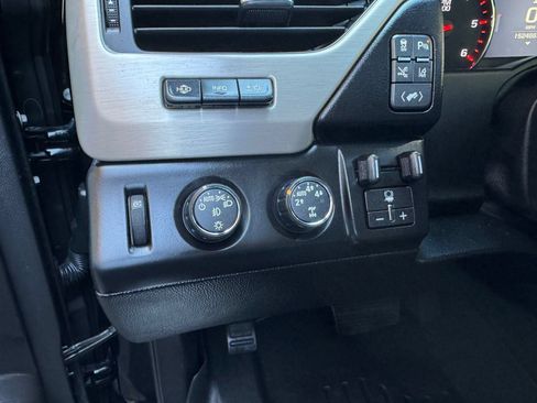 Used 2015 GMC Yukon Denali w/ Premium Package AWD/4WD image 12