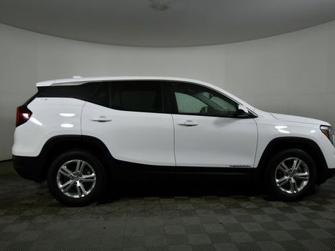 Used 2024 GMC Terrain SLE image 15