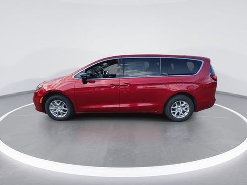New 2026 Chrysler Pacifica Select image 5
