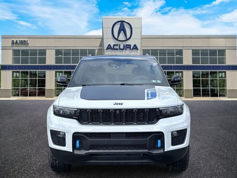 Used 2023 Jeep Grand Cherokee Trailhawk image 8