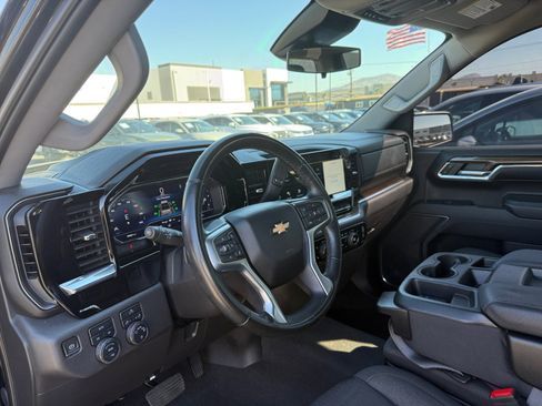 Used 2024 Chevrolet Silverado 1500 LT image 24