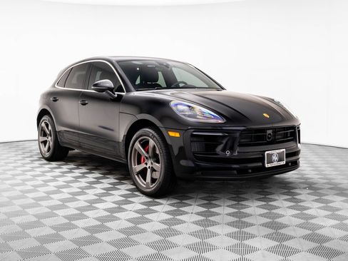 Certified 2023 Porsche Macan S image 6
