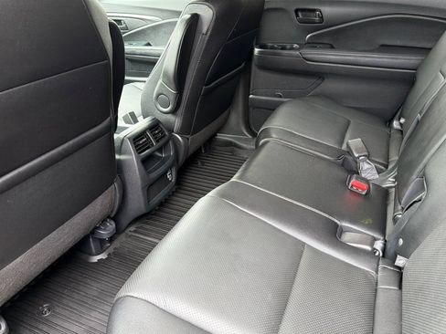 Used 2023 Honda Passport EX-L image 11