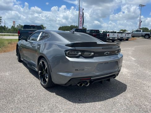 Used 2020 Chevrolet Camaro SS RWD image 8