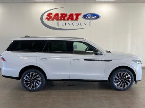 New 2025 Lincoln Navigator Black Label AWD/4WD image 8