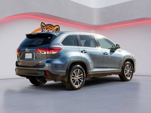 Used 2019 Toyota Highlander XLE image 5