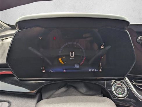 Used 2024 Chevrolet Trax RS w/ Sunroof Package FWD image 11