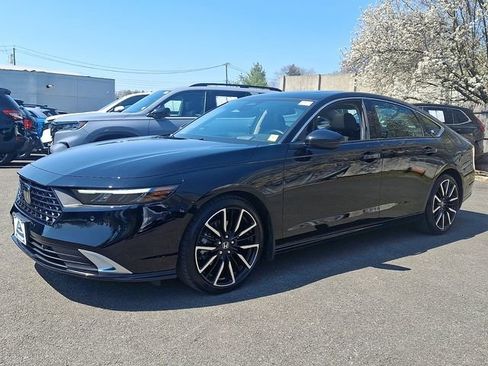 Certified 2023 Honda Accord Touring image 3