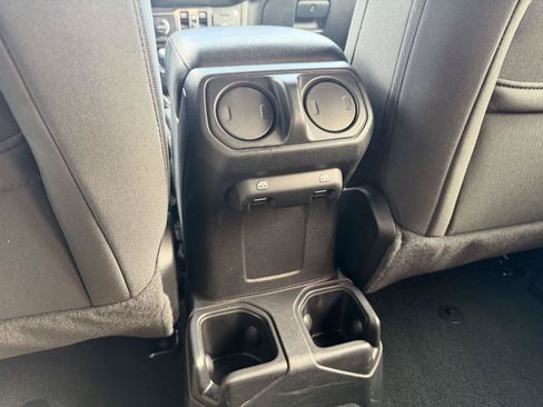 Used 2022 Jeep Wrangler Unlimited Sport AWD/4WD image 9