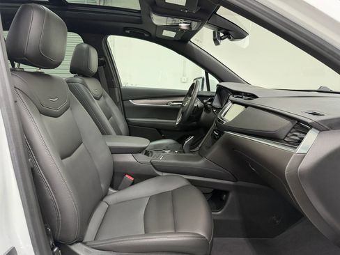 Used 2023 Cadillac XT6 Luxury FWD image 11