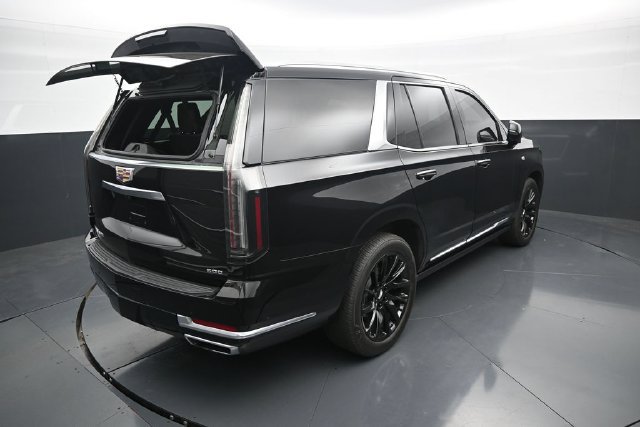 Used 2025 Cadillac Escalade Premium Luxury w/ Touring Package AWD/4WD image 9